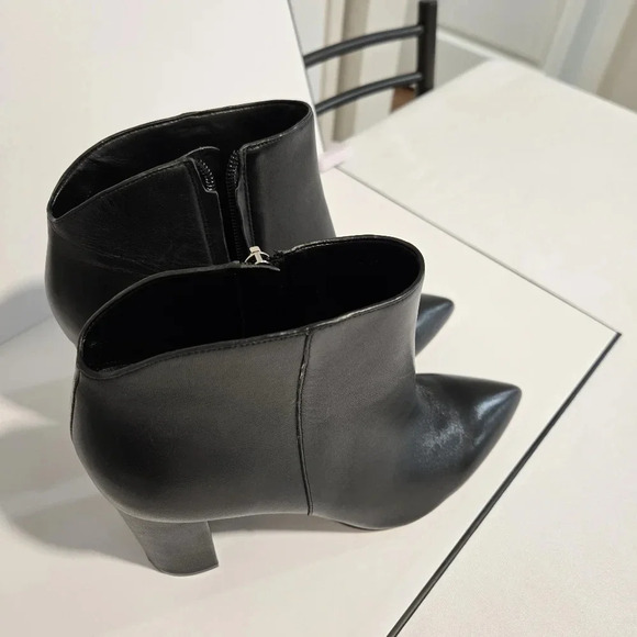 Marc Fisher Black Pointed-Toe Ankle Boots – Sleek and Modern - Picture 3 of 12